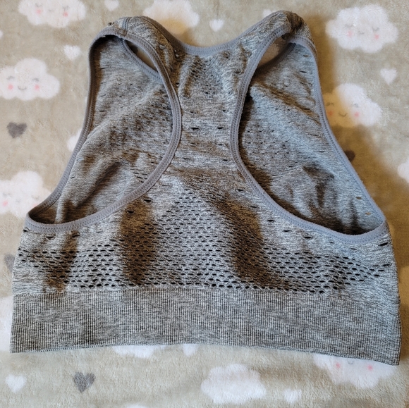 Aerie Chill, Play, Move Grey high neck, vented sports bra - Picture 2 of 3